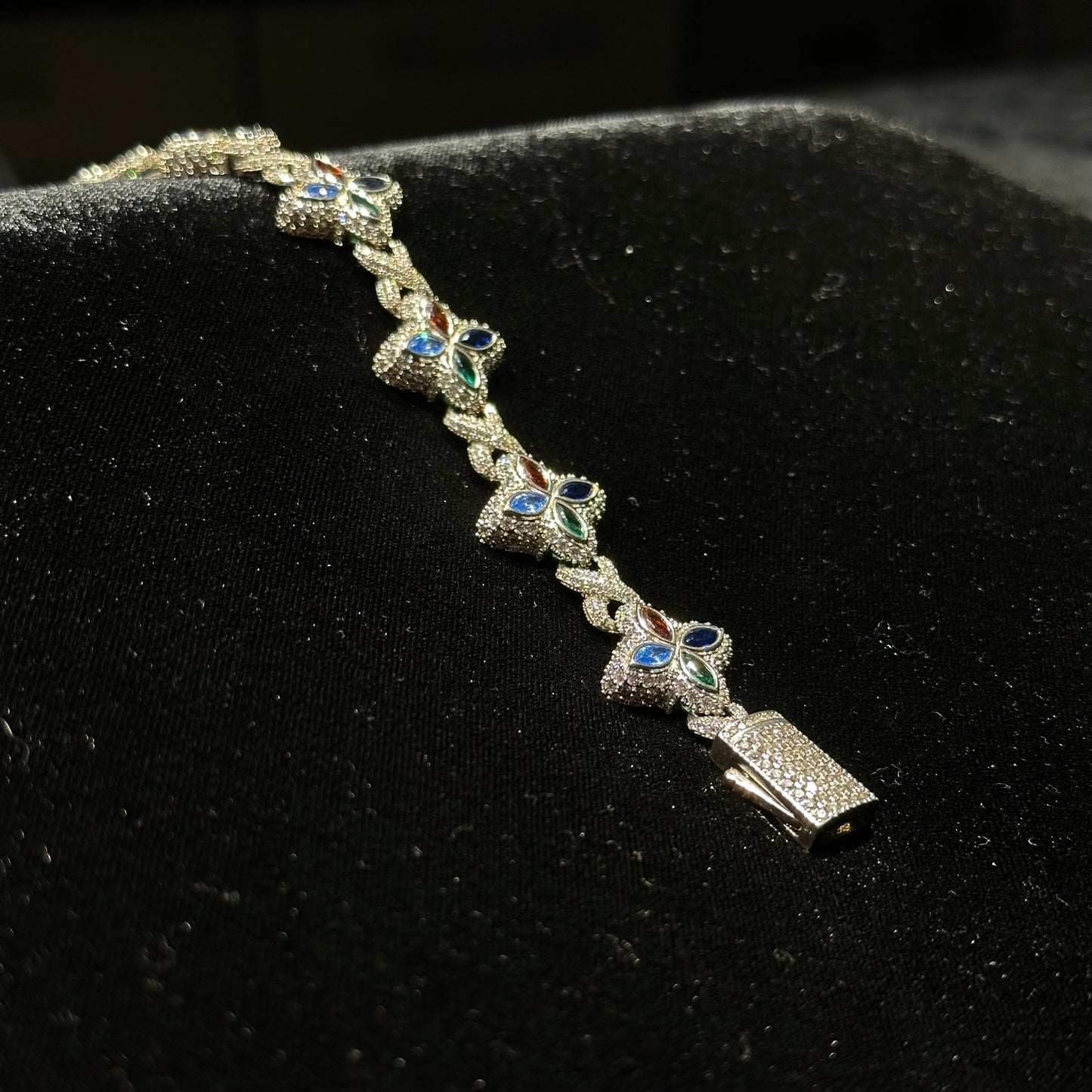 INFINITY CLOVER BRACELET - ICED OUT